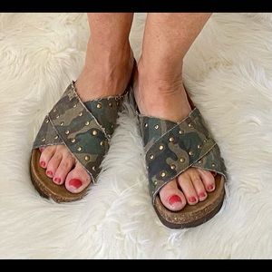 Ruff Hewn Camo Sandals
